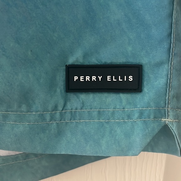 Perry Ellis men’s swim trunks. Aqua Beach SZ: Large - Picture 2 of 7